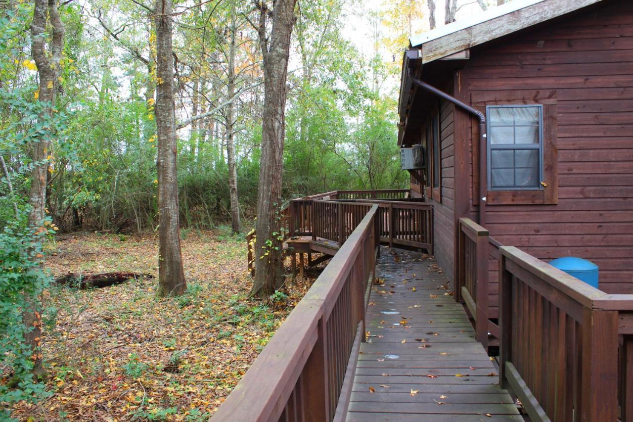 Berry Creek Cabins Hotel Isabel Exterior photo